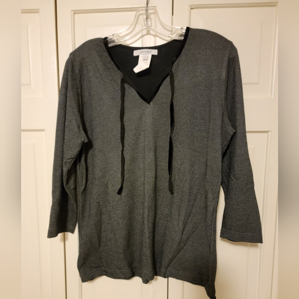 Karen Kane Black V-Neck Top Size Medium EUC
